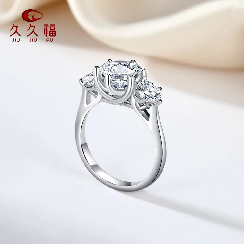 Heartfelt romantic presents assemble Sansheng Stone Round Ring 2 Carat for women set with clear moissanite atop polished PT950