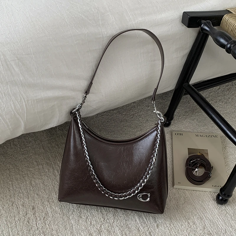 

Elegant And Classic Women's Tote Bags Made Of Genuine Leather From Luxury Brand For Sophisticated Ladies