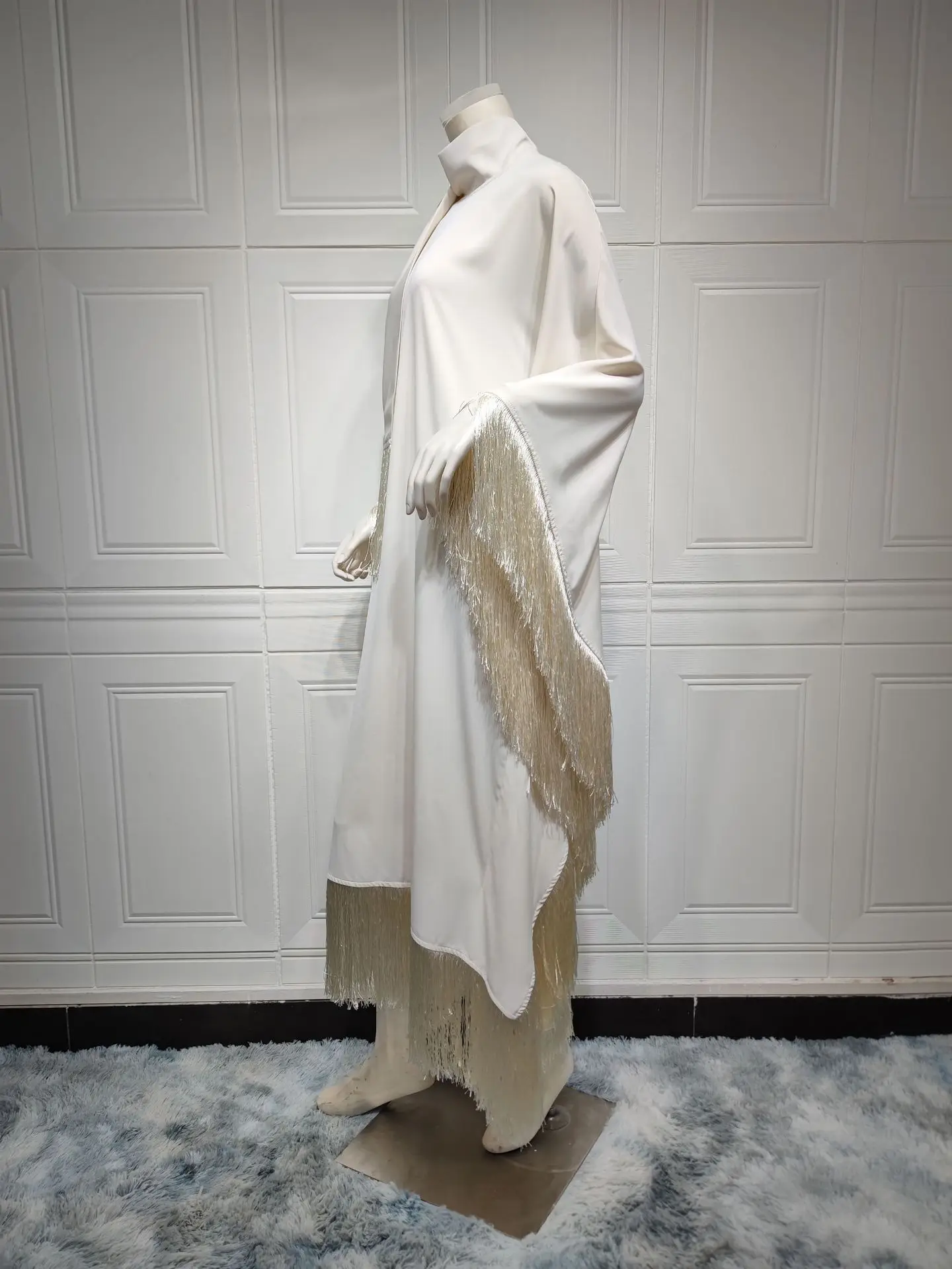 2024 New Modest Muslim Batwing Sleeve Tassel Kaftan Apricot Corban Eid Al Adha Party Evening Dresses Moroccan Turkey Dubai Abaya