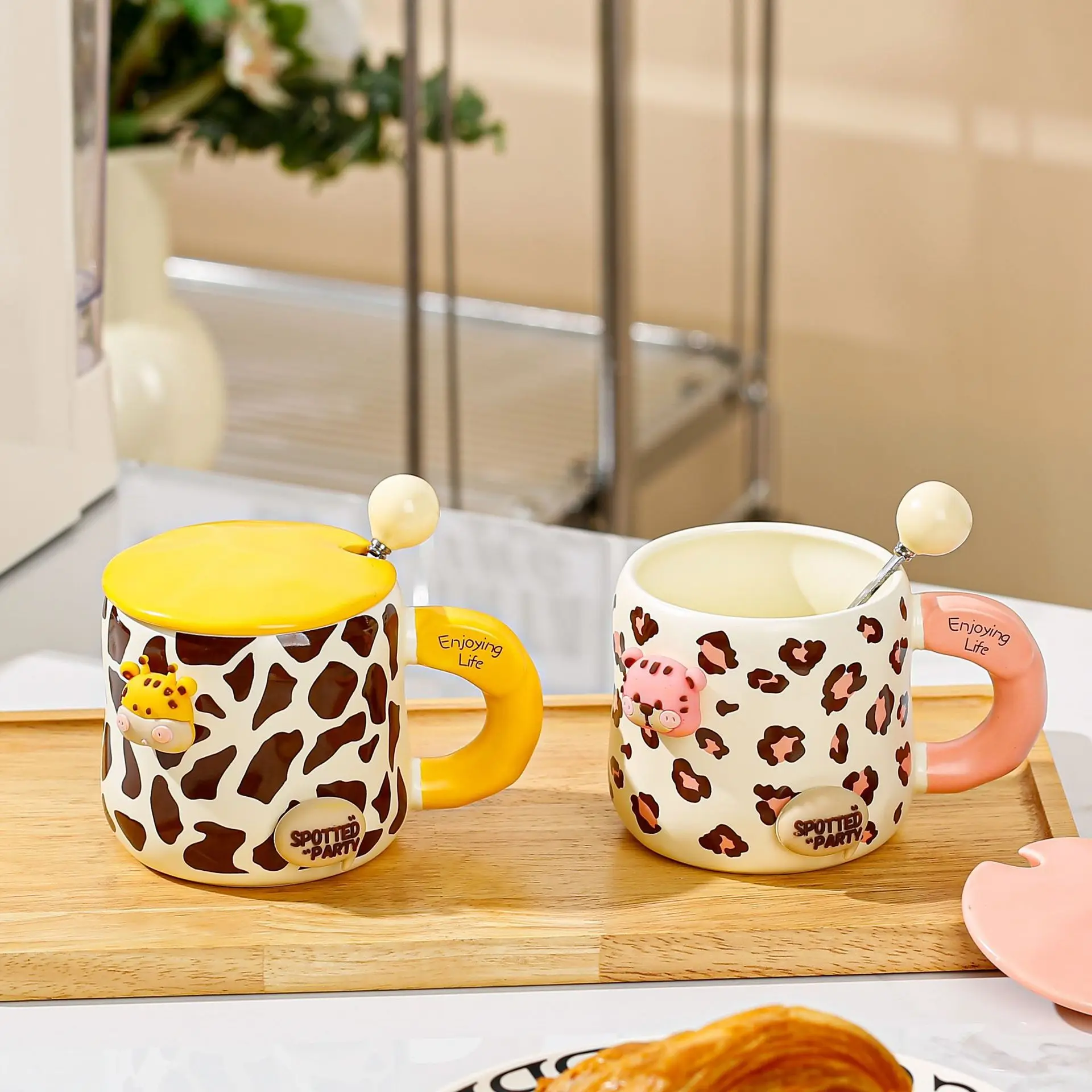 New DIY Creative Ceramic Lid Home Drinking Spoon Makeup With Animal Pattern Gift Cup