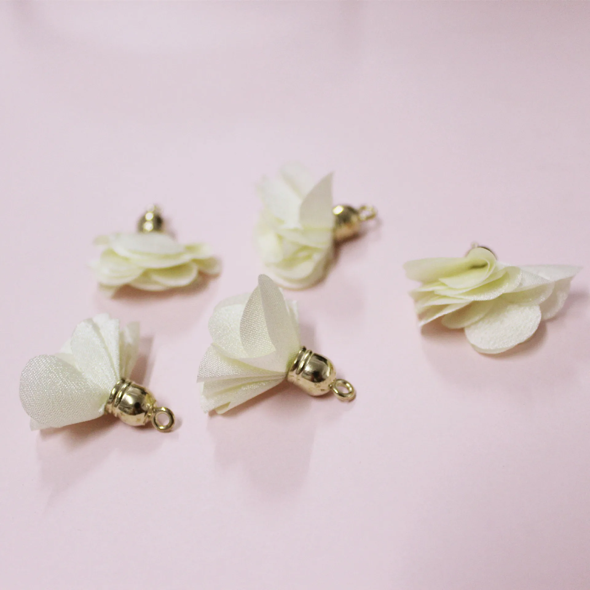 10pcs/lot 3x2.5cm Chiffon Fabric Flower Tassel Pendants for Keychain Cellphone Straps Earring Making Accessories / Jewelry