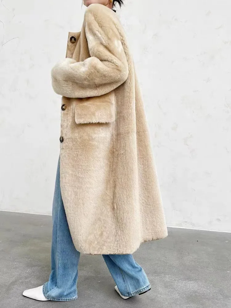 Genuine Leather Long Coat with Minimalist Urban Silhouette and Fur Integrated Fur Coat