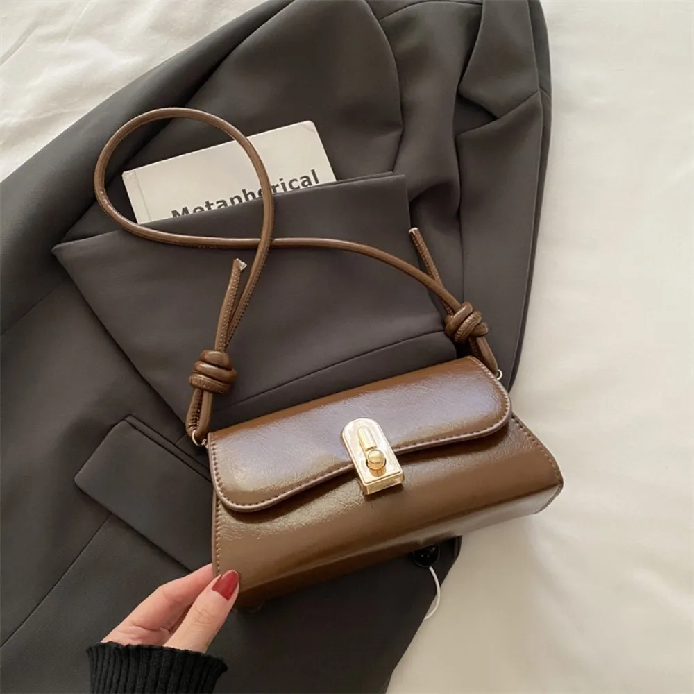 

Retro Style Wine Red Square Bag Small Leather Crossbody Bag Shoulder Bag Versatile Style