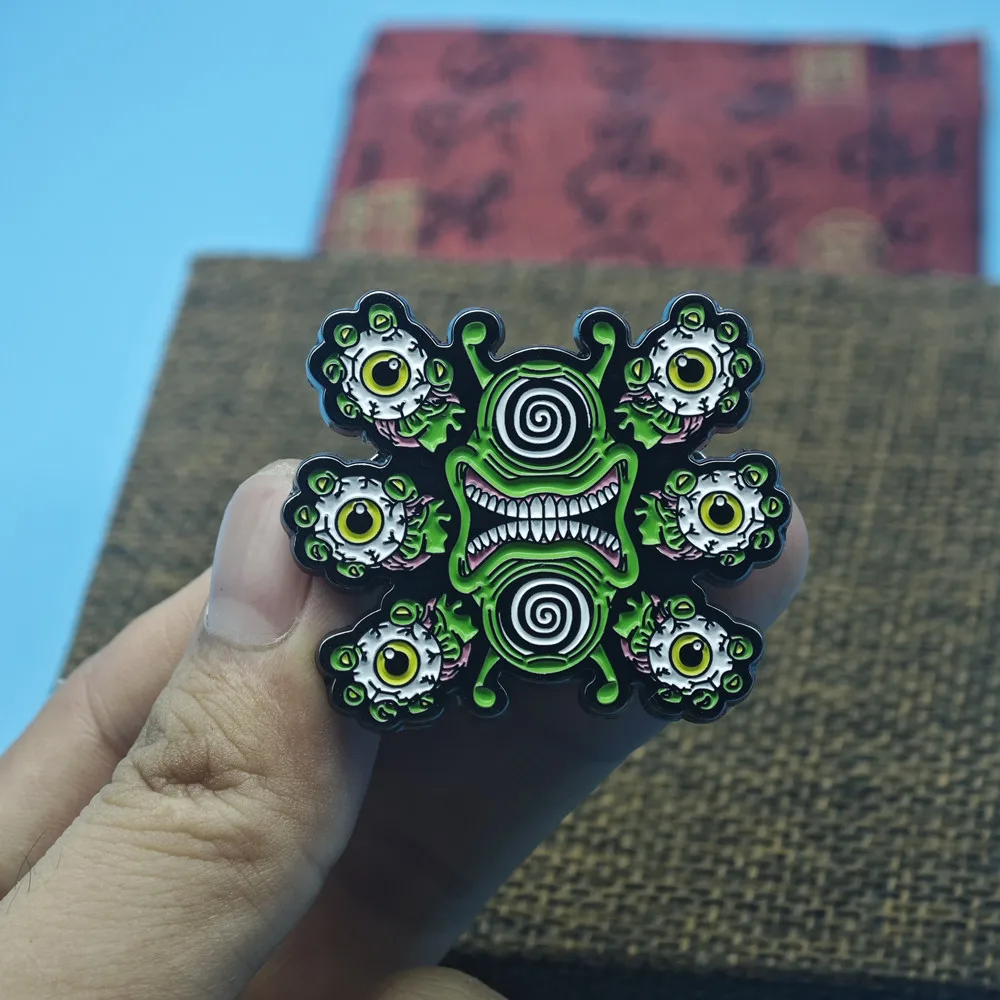 Funny Alien Eyeball Badge Music Album Inspiration Enamel Pin Creepy Gothic Jewelry Creative Decoration