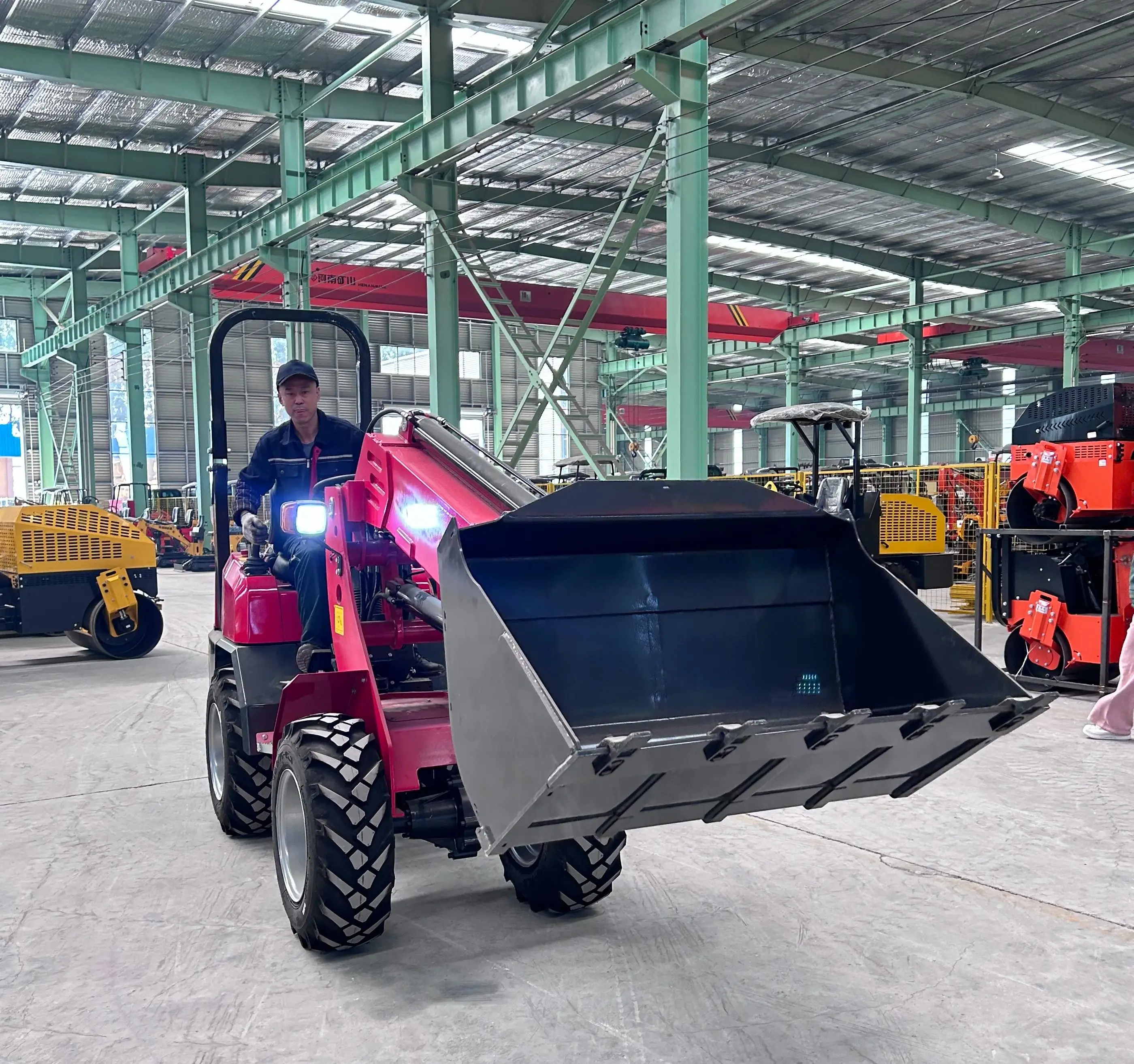 

Китайский фермерский телескопический погрузчик с подъемным рычагом Сельскохозяйственный телескопический погрузчик для сельского использования