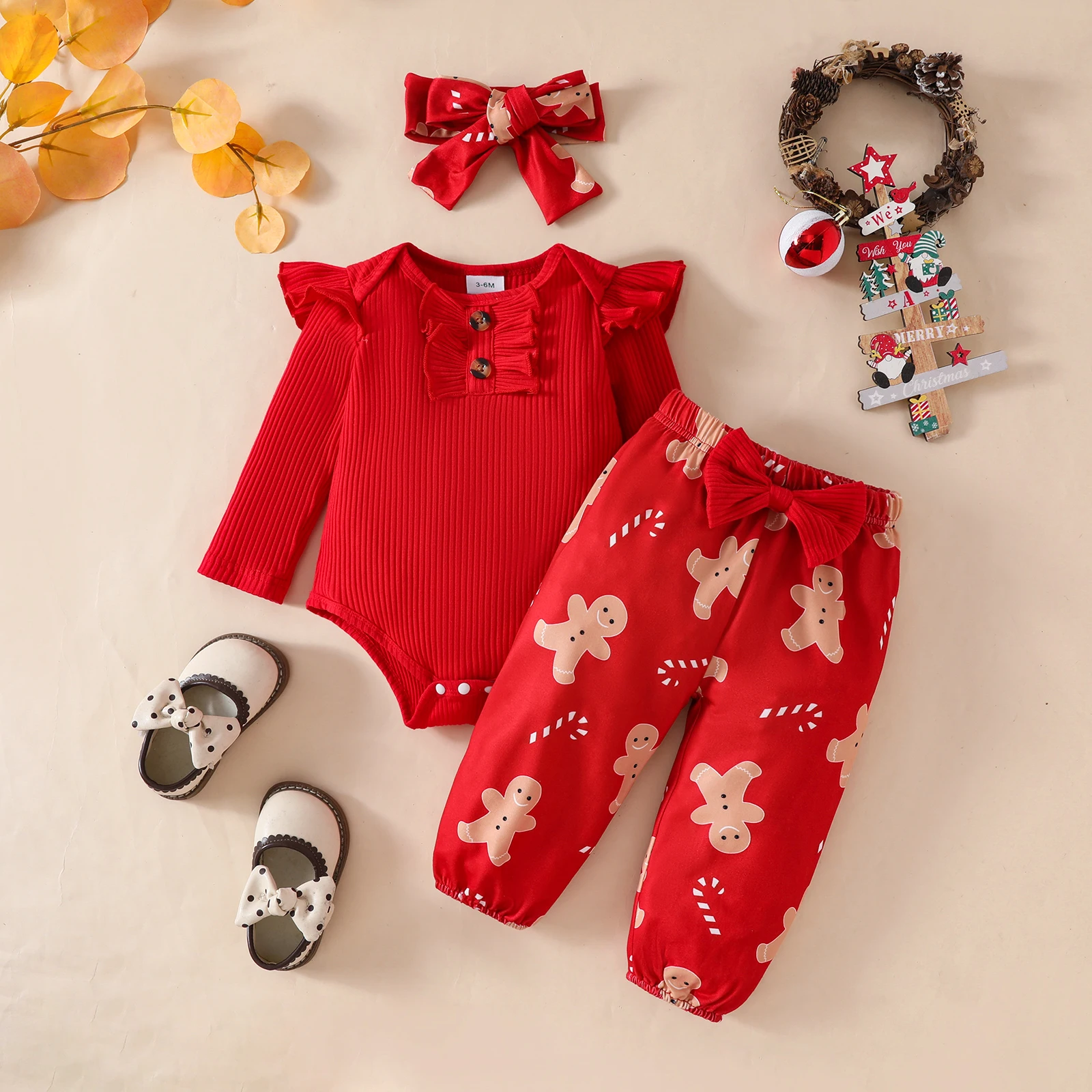 Christmas baby girl long-sleeved small flying sleeve sleeve harshirt printed with biscuits trousers + headscarf three-piece set