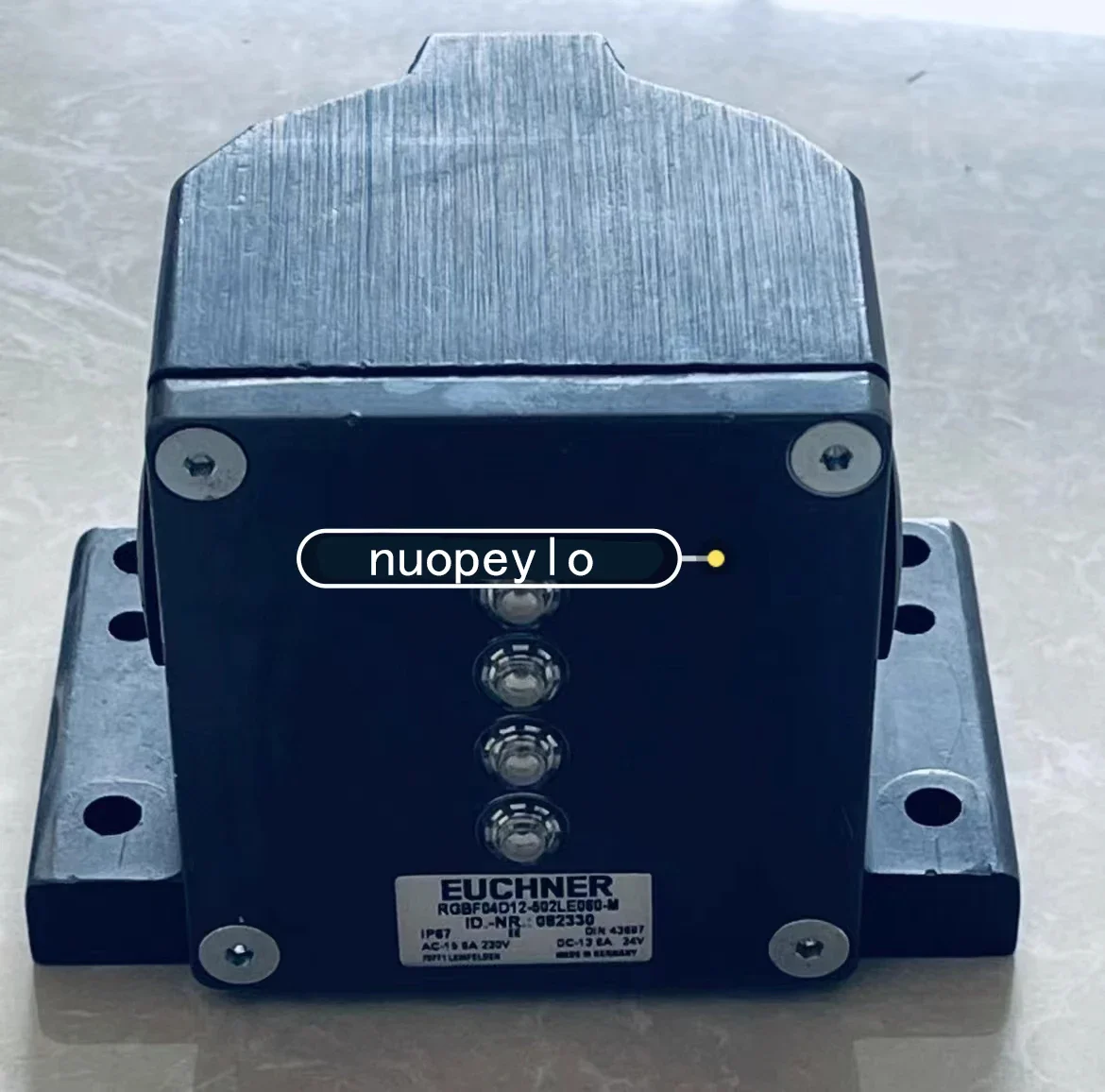 

RGBF04D12-502LE060-M Концевой выключатель EUCHNER
