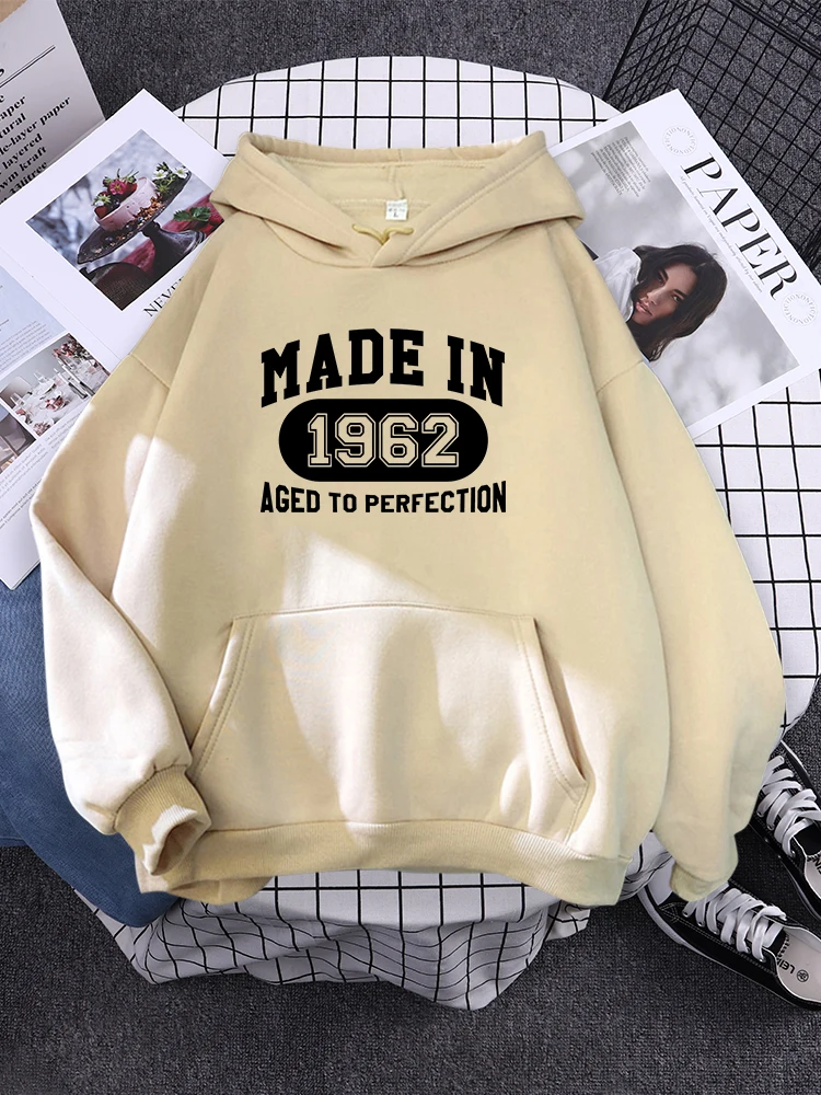 

Made In 1962 Aged To Perfection Printed Women Sweatsautumn Pocket Sweatwear Trend Aesthetic Outerwear Creativity Loose Pullovers