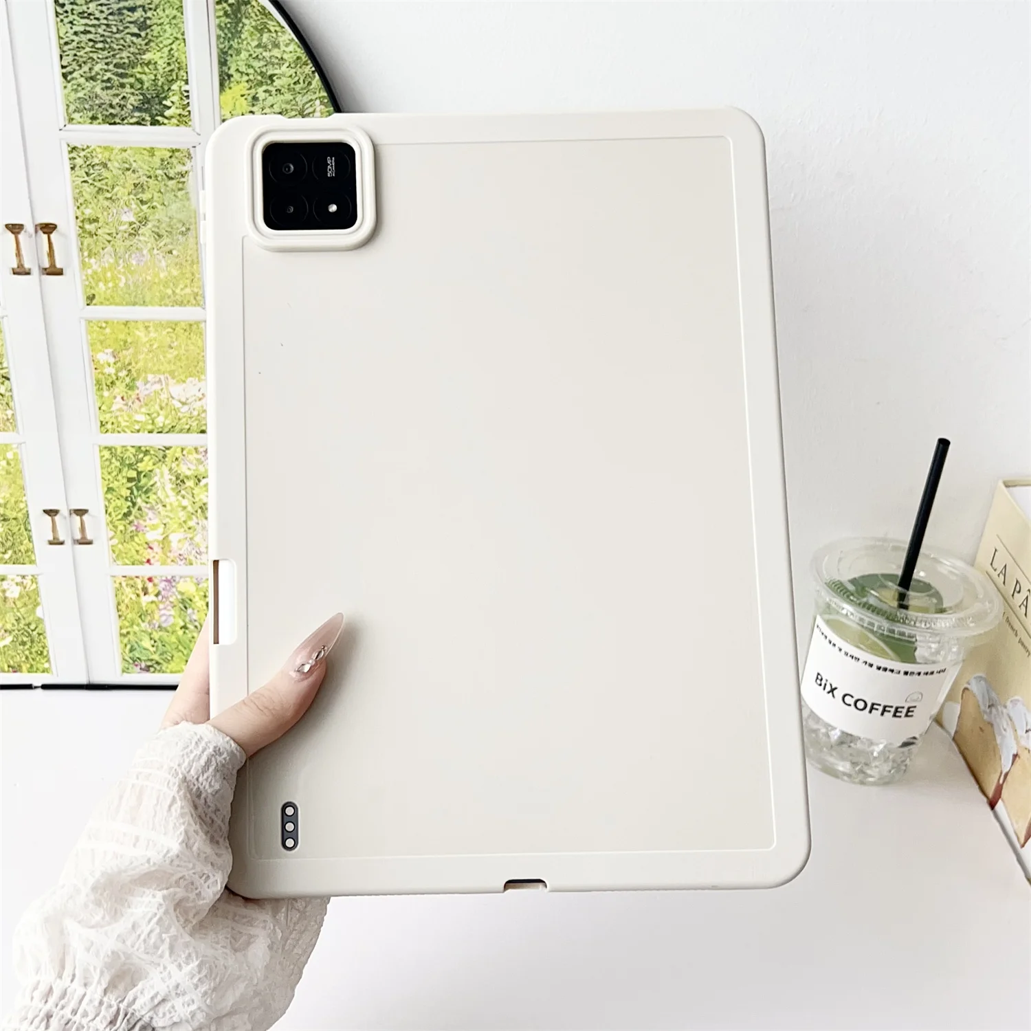 

For Xiaomi Pad 6S Pro 12.4 Case Solid Color TPU Tablet Cover with Pencil Holder - White