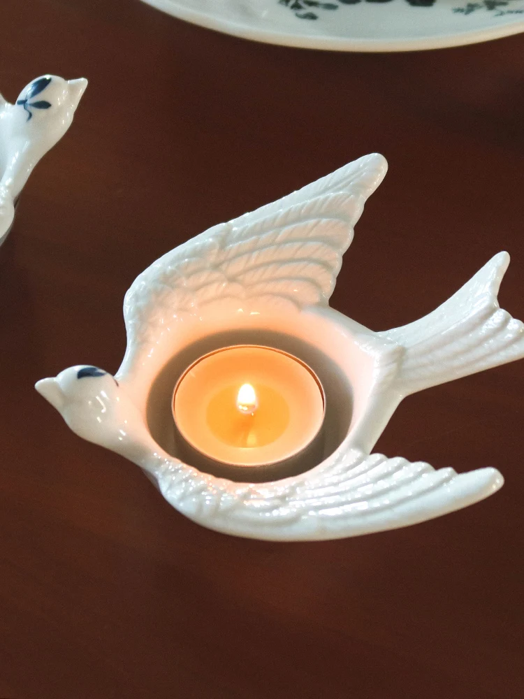 Hand-painted flying swallow candle holder, home decoration atmosphere ornament, aromatherapy candle holder