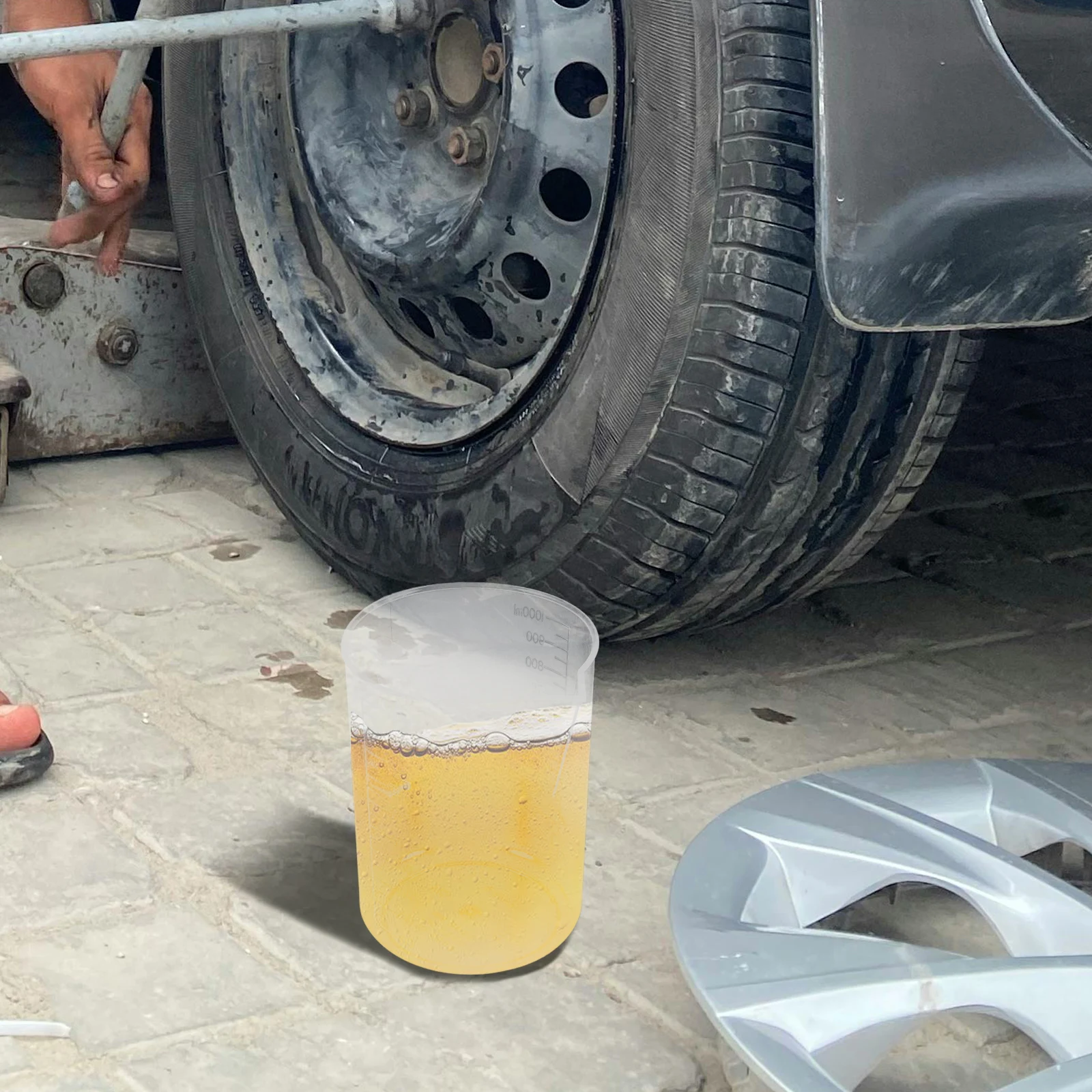 

Oil Measuring Cup Large Capacity Plastic Pitcher for Automotive Engine Fuel Travel Multifunction Graduated Cups Handler Storage