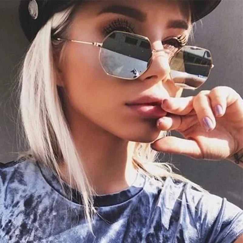 Vintage Metal Small Square Sunglasses Women Luxury  Red Black Rectangle Female Sunglasses UV400 Eyeglasses Oculos Sonnenbrille