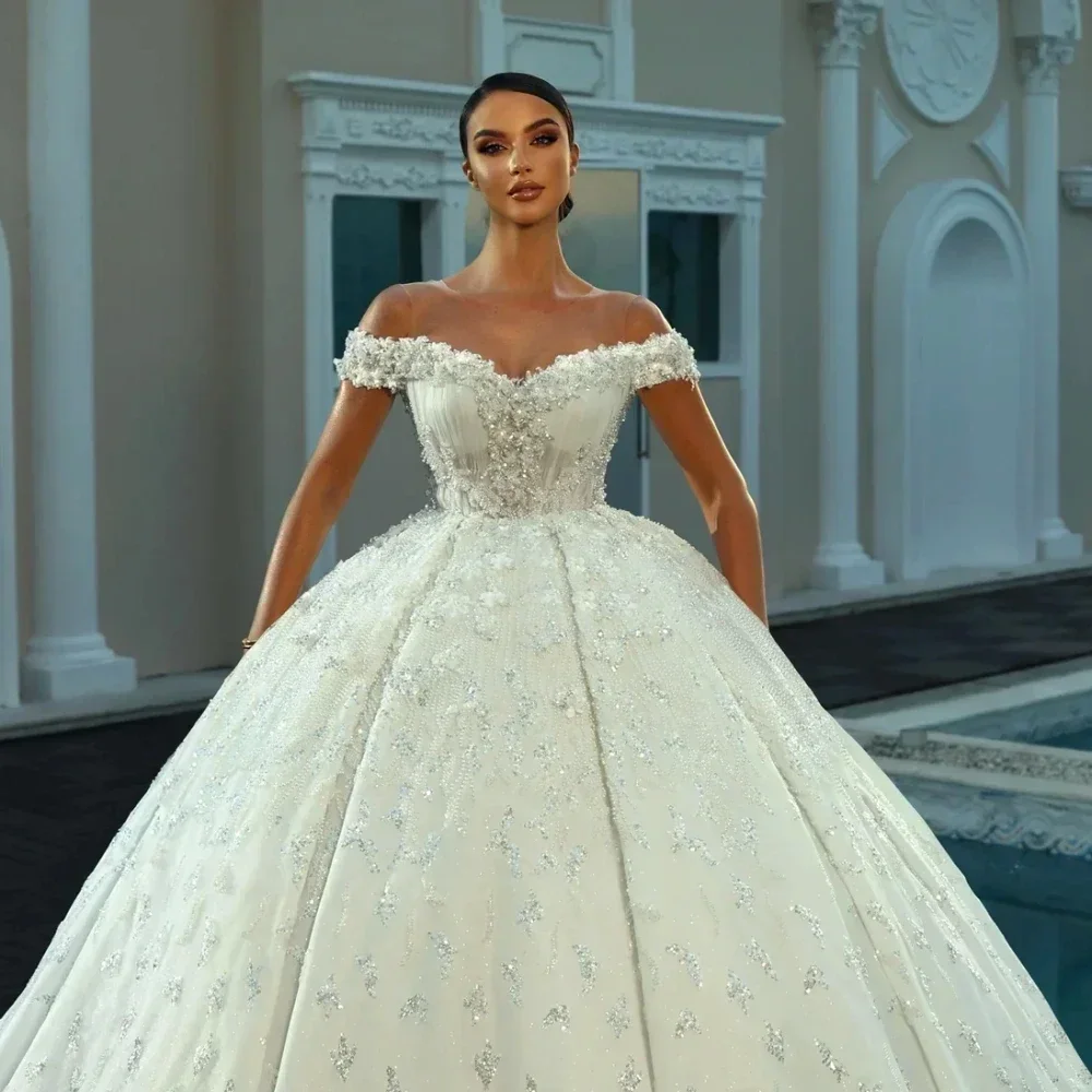 

Exquisite Ball Gown Wedding Dresses Sweetheart Neck Sleeveless Bridal Gowns Appliques Sequins Sweep Train Customized