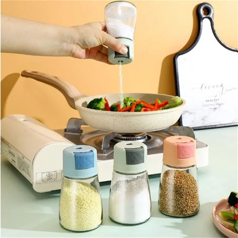 

1PC Random Color Quantitative Salt Shaker Control Salt Shaker Jar Sprinkle Salt Tool Seasoning Box Kitchen Seasoning Bottle