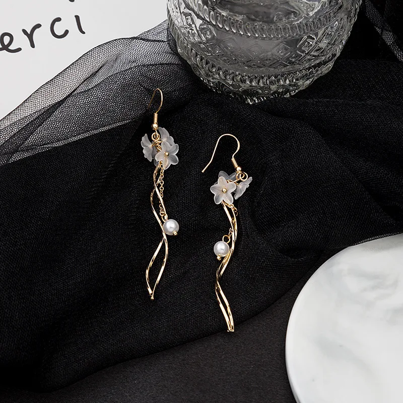 Fashion Long Tassel Simulated Pearl Drop Earrings Big Crystal Bead Flower Petal Earrings for Women Wedding Jewelry