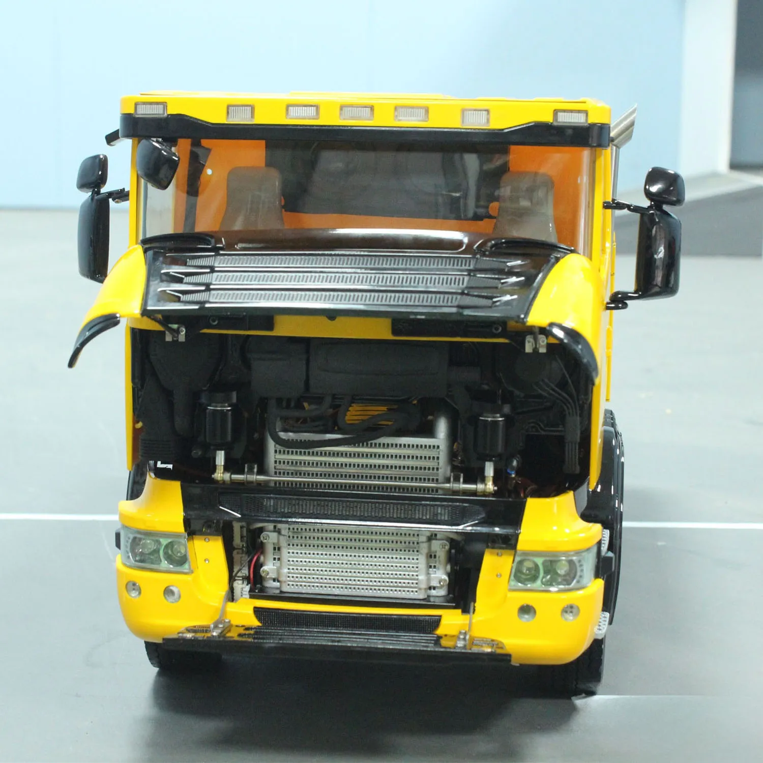 

4x4 RC гидравлический самосвал 1/14 металлический самосвал с дистанционным управлением свет звукоизолированный собранный самосвал подарки TH23857