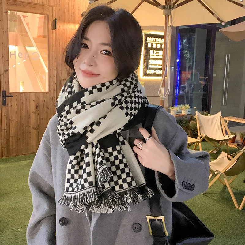 

2024 New English Checkered Checkerboard Scarf Women's Winter Versatile Student Bib Dual-purpose Couple Shawl