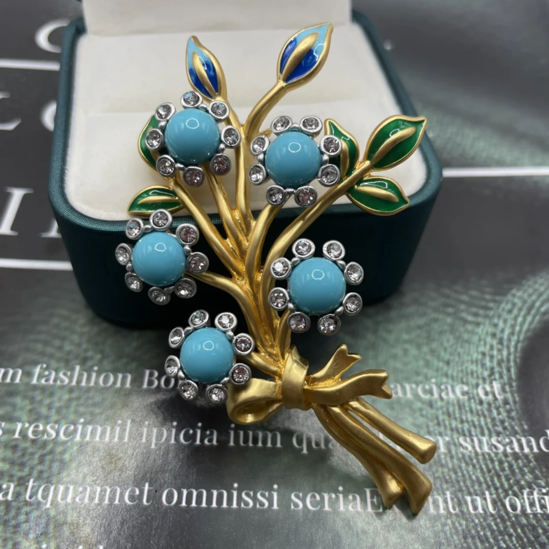 

Winter Vintage Fashion Light Luxury Brooch Blue Sun Flower Enamel Women's Decorative Corsage Pin