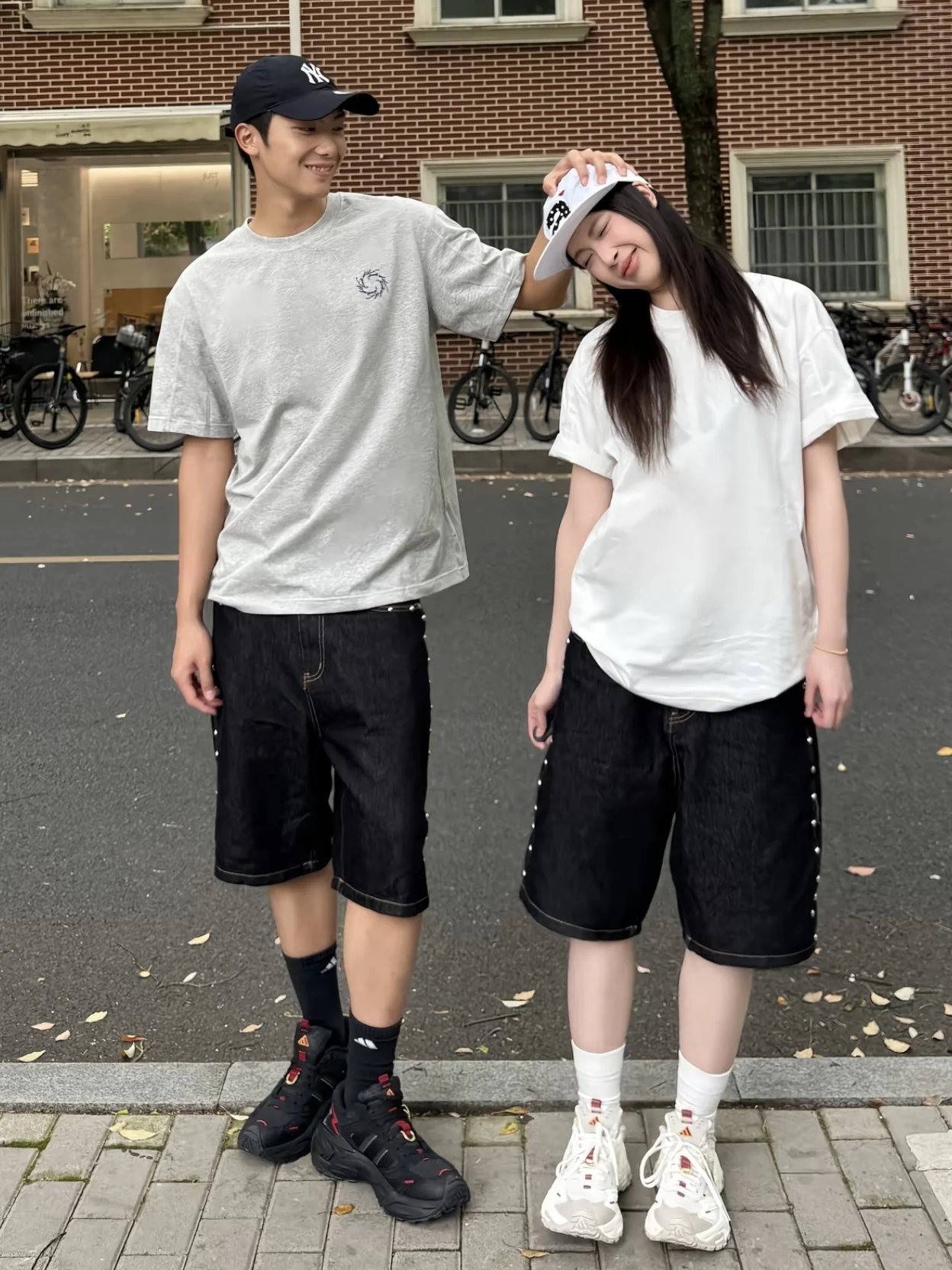 

American Retro Embroidered Button Wide Shorts Casual Denim Five-Point Pants Unisex Summer Leisure Commuting Couple Shorts