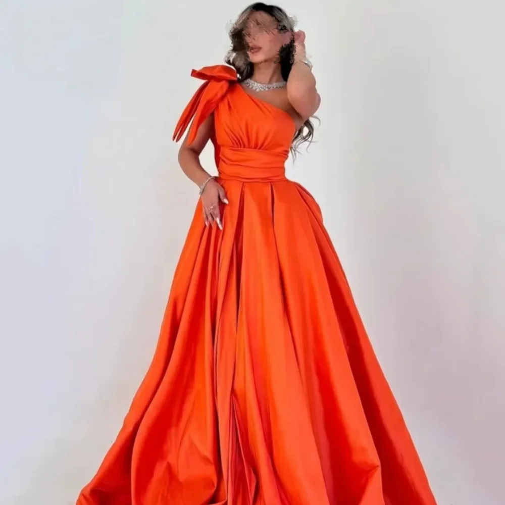 カスタマイズされたプロムドレスオレンジ A ラインモダンパーティードレスワンショルダーボウシンプルなイブニングドレス Vestido De Novia