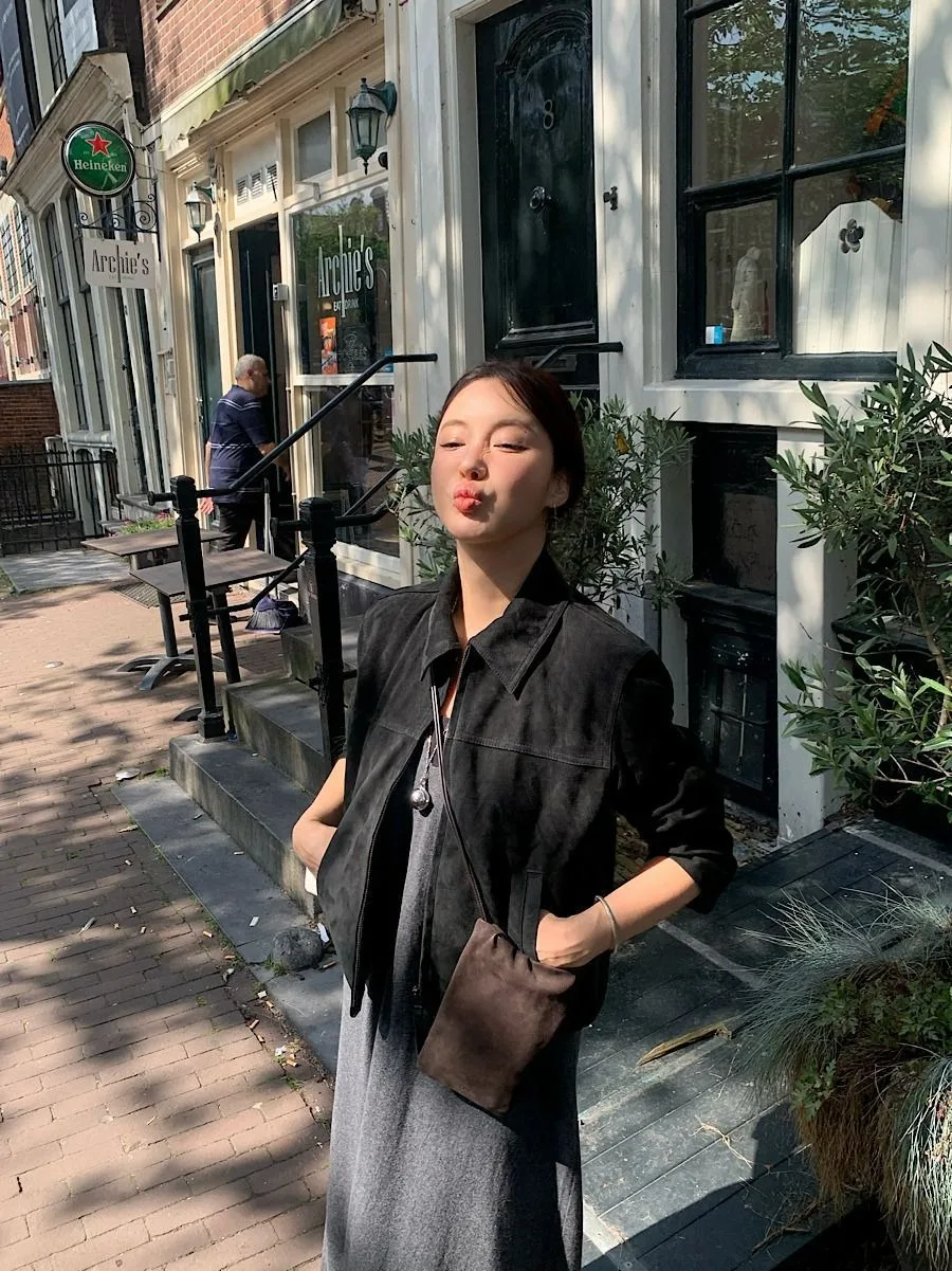 Koreanischer Chic 2026 Herbst Neuer Stil Stehkragen Kunstleder-Samt-Jacke mit Reißverschluss Coole Kurze Mantel-Oberteile für Damen – Detail 8