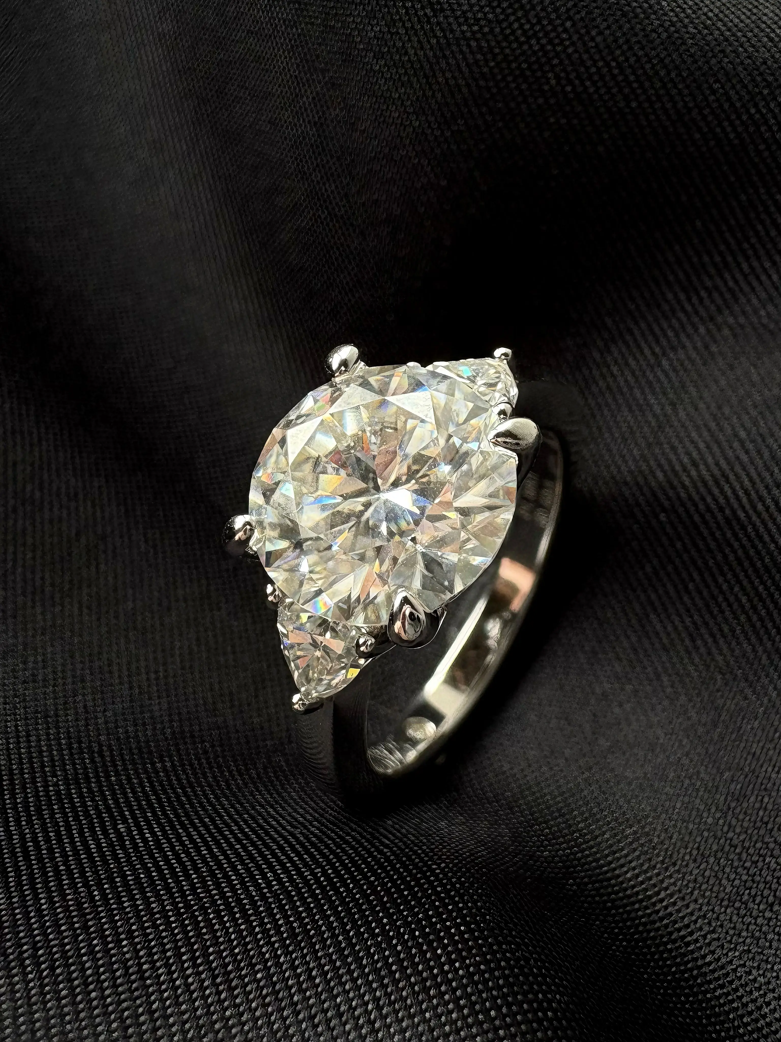 Onnelik 4.6cttw 라운드 모이사나이트 다이아몬드 반지 여성용 S925 스털링 실버 약혼 웨딩 파티 반짝이는 고급 보석