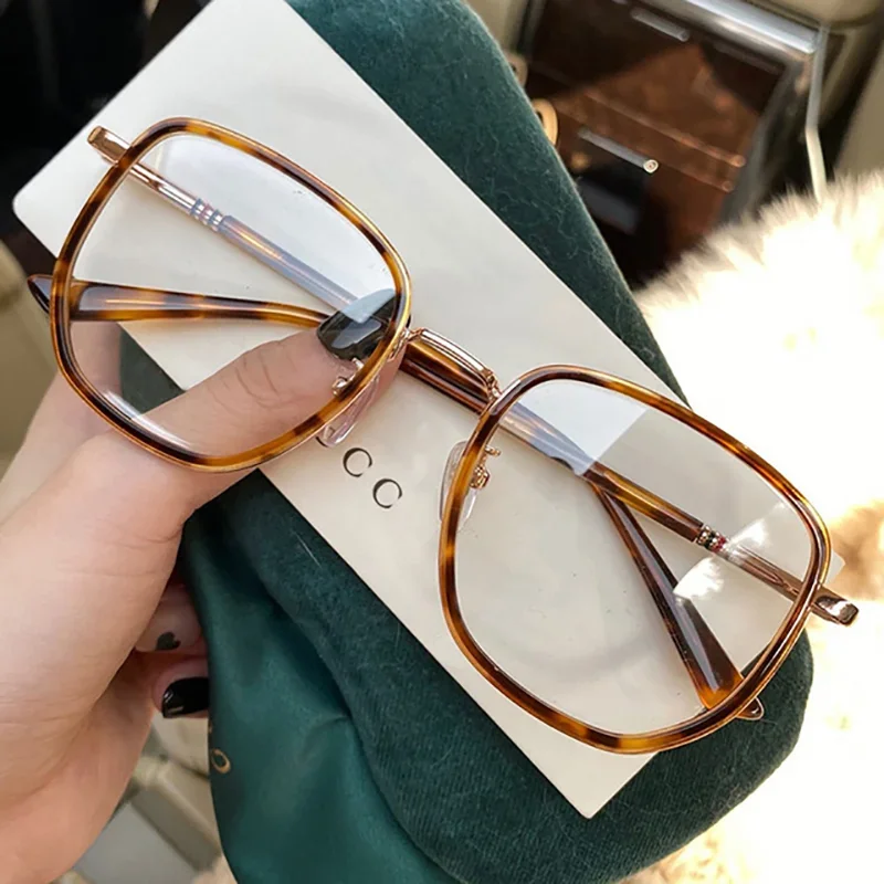 Ultralight Blue Blocking Glasses Girl Retro Green Frame Plain Glasses Blue Light Bezel Transparent Eyewear Glasses for Women