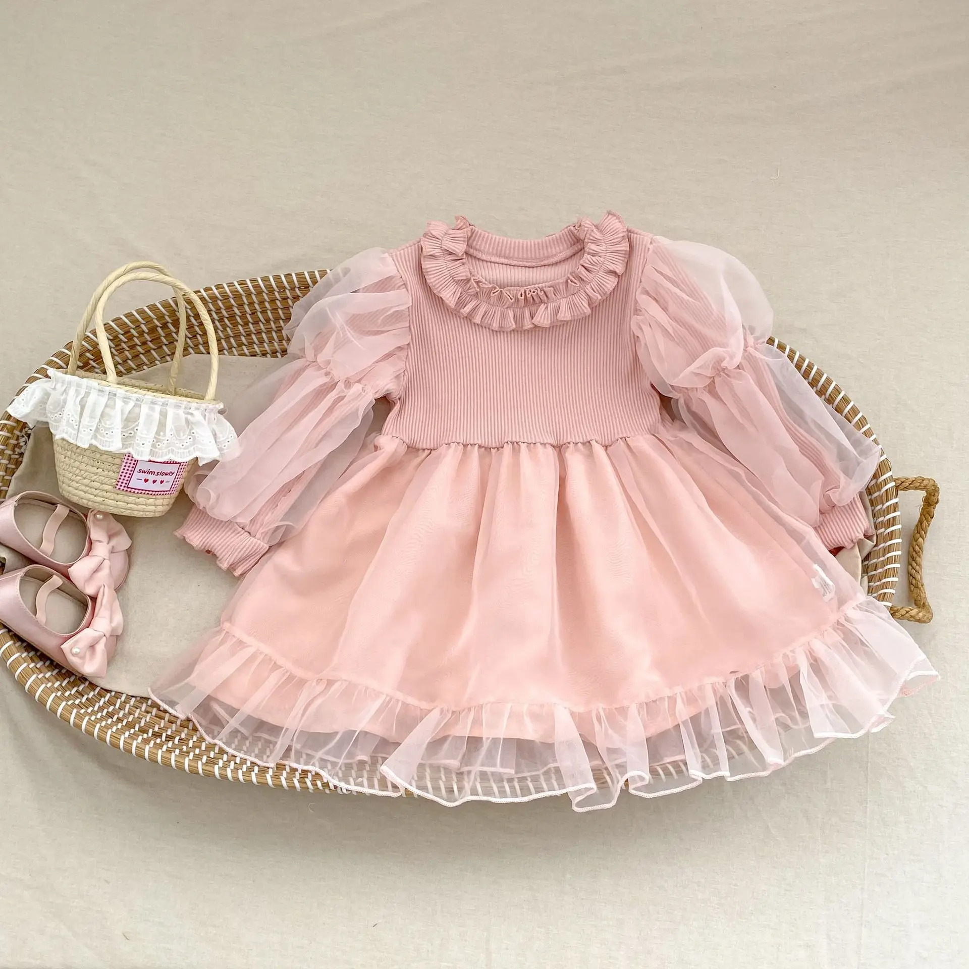 

New mesh long sleeved dress for girls aged 1-3, internet famous children's clothing, bubble sleeve princess dress