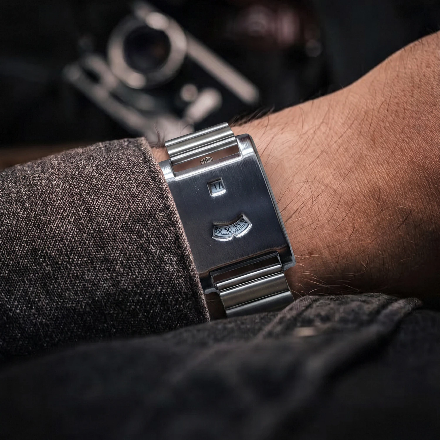 CILOA‑Men Unique Jump Hour Rectangular Quartz Watch Metal Bracelet‑522