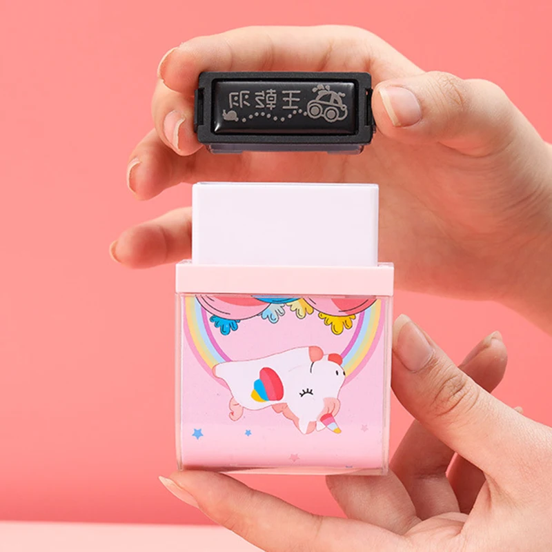 แสตมป์ชื่อเด็กกันน้ำไม่ซีดจางป้ายเสื้อผ้าแบบซักได้สำหรับเสื้อยืดหนังสือรองเท้าของเล่นสำหรับเด็ก