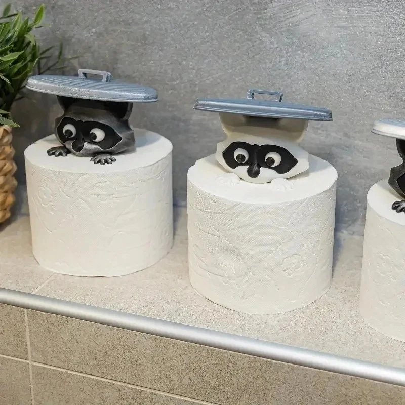 Niedlicher Waschbär-Toilettenpapierhalter, verspielte Badezimmerdekoration mit Mülleimer-Deckelabdeckung, einzigartige Geschenkidee, lustiges Wohnaccessoire – Detail 4