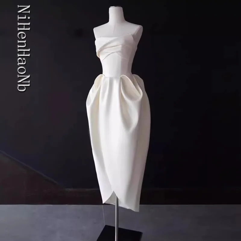 フランス風ライトウェディングドレス 2025年新作 チューブトップブライダルドレス サテンホワイト エンゲージメントドレス