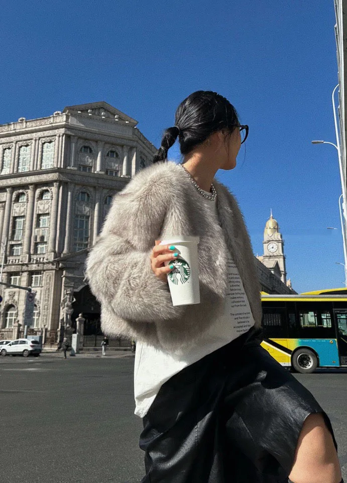 Faux Fox Fur Women Coats Solid Short Jackets Long Sleeve Round Neck Open Stitch Thick Slim Fit Elegant Casual 2026 Autumn Winter