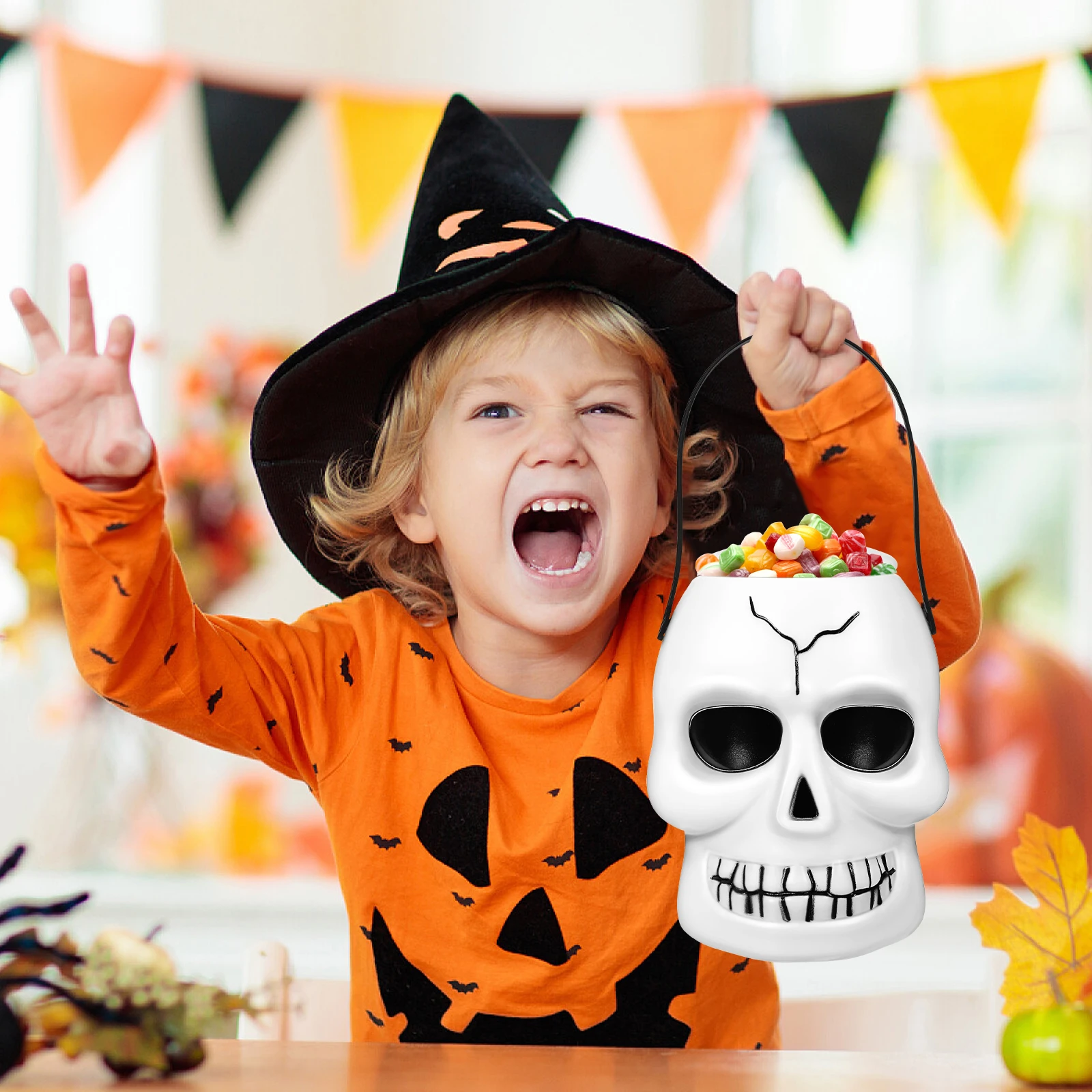 

Skull Halloween Candy Bucket Plastic Large Portable Trick-Or-Treat Holder Party Favor Candy Storage Container Halloween Bucket