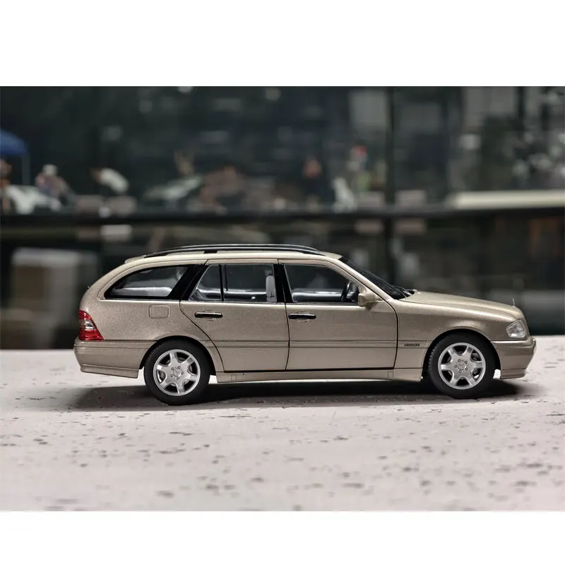 New Arrival Rare Style Special Price Die-cast Metal 1:12 German 1997 Luxury Station Wagon Model Furniture Display Toys Children