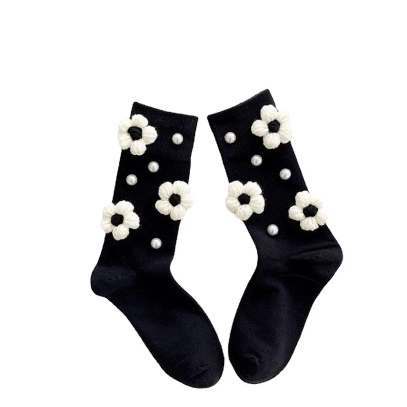 Frauen Socken weiß schwarz manuelle Perle Blume Baumwolle Socken Mittel rohr Harajuku weibliche süße Kawaii Lolita Socken für Mädchen Geschenk Sox