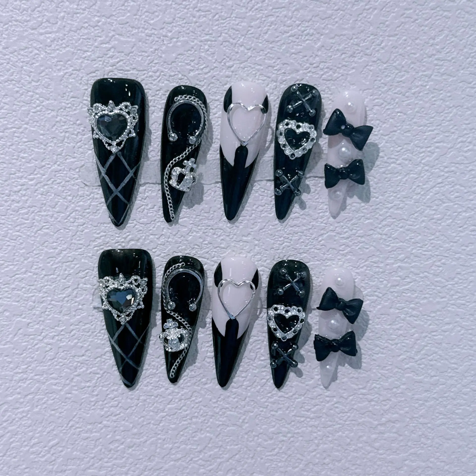 10 Uds. De uñas postizas de aguja Punk con diamantes de imitación de corazón negro, uñas postizas con lazo francés, punta de uña acrílica Y2k dulce y fresca