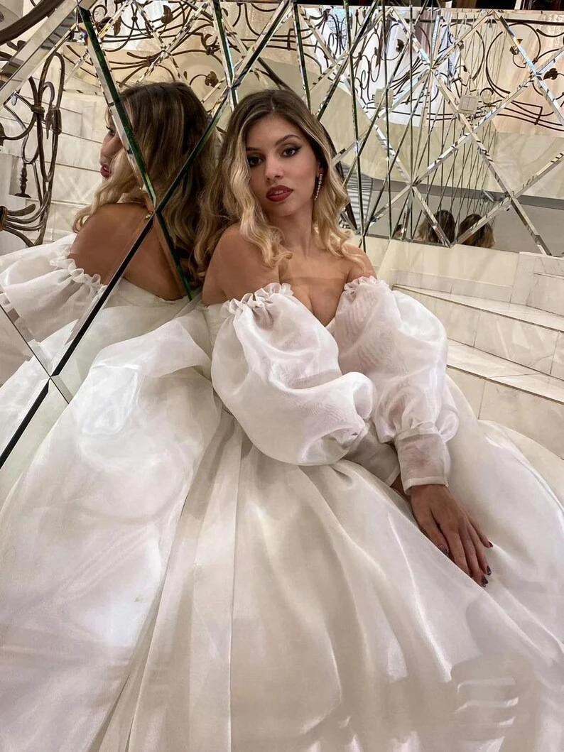 Tüll-Korsett-Ballkleid, Prinzessinnenkleider, Glockenärmel, Hochzeitskleid mit Ärmeln, individuelle Brautkleider, weißes, schlichtes Hochzeitskleid