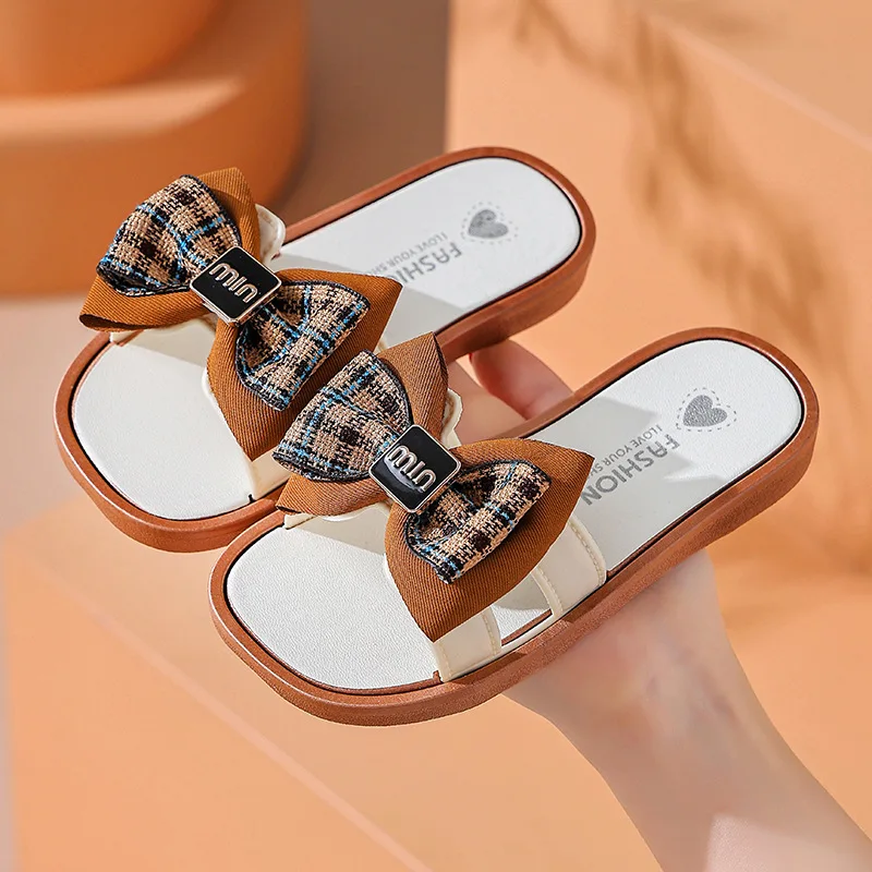 

Модные детские сандалии для девочек, летние мягкие сандалии с подошвой для принцесс, детская обувь для улицы, повседневные сандалии, семейные тапочки.