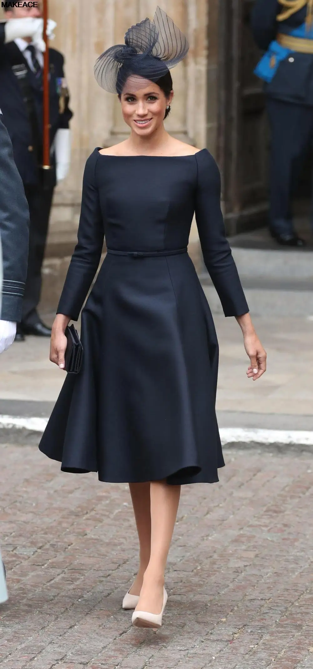 Meghan Markle Abiti da celebrità blu navy scuro Abiti da cerimonia convenzionali a-line maniche lunghe con fiocco Bateau Abiti da sera vintage