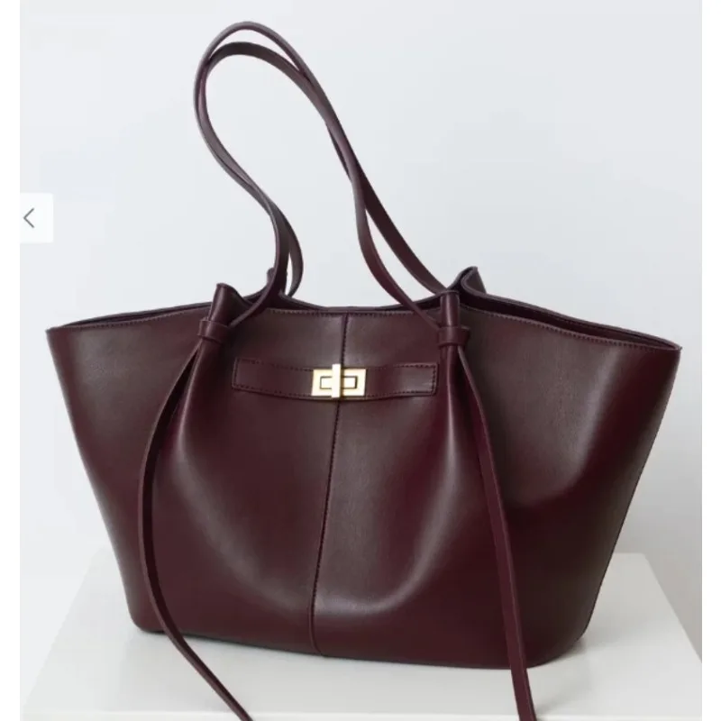 

Large Capacity Trapezoid Handbags For Women, Stylist Shoulder Bags With Metal Lock, Large High QualityPu Leather Tote For Travel