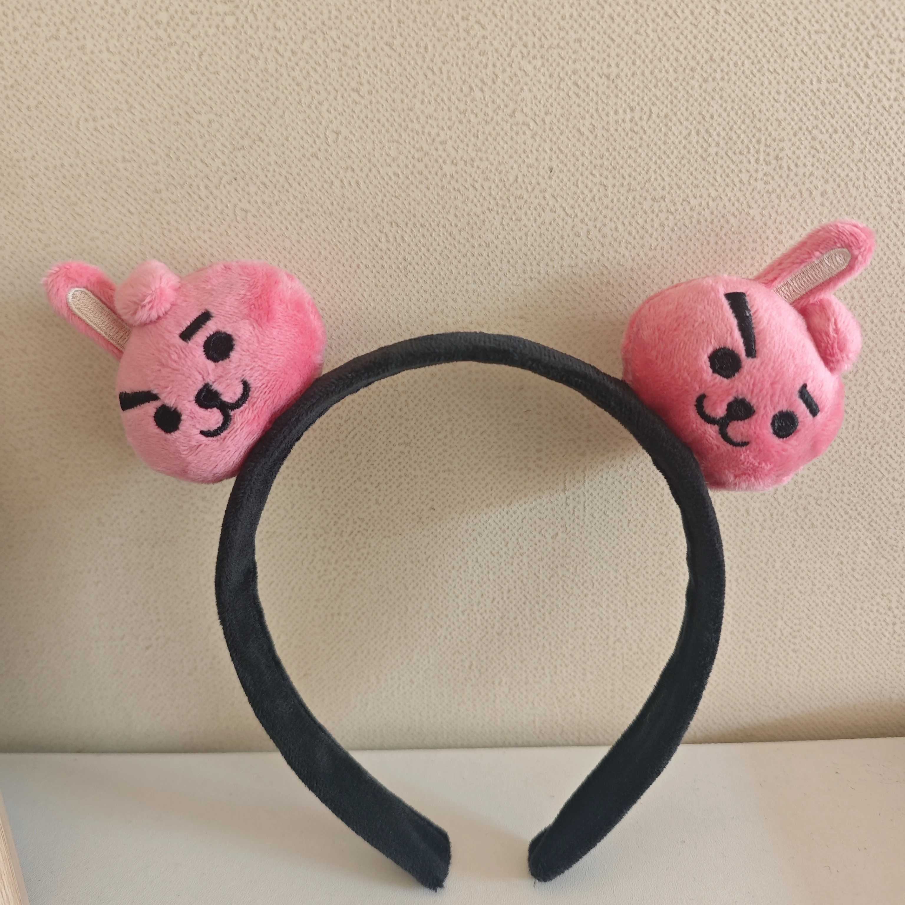 BT21 Koya RJ Shooky Mang Tata Chimmy Cooky Niedliches Cartoon-Puppen-Stirnband Anime-Zubehör Dekoratives Stirnband – Detail 6