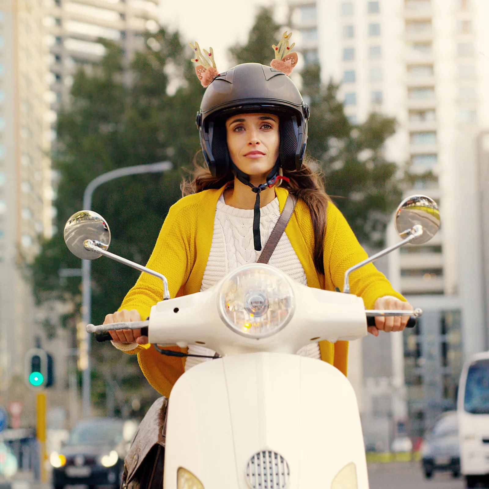 

1Pair Reindeer Antler Decor Christmas Theme Ornament for Motorbike Bike Accessories Festive Riding Gear Unisex