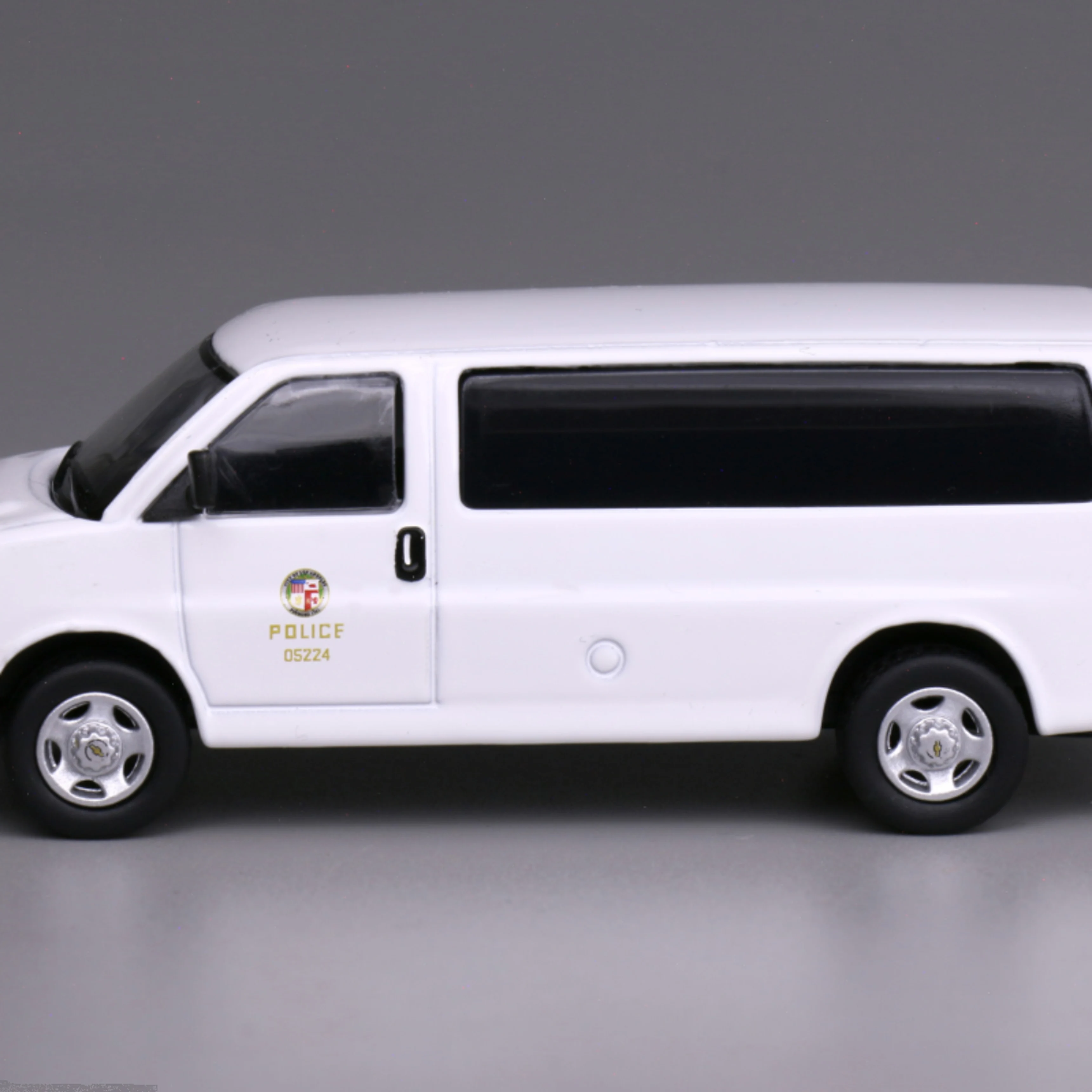 596 รุ่น 1:64 รถตํารวจทาสีขาวไม่มีไฟตํารวจDiecastรถรุ่นของเล่นเด็กและของขวัญ