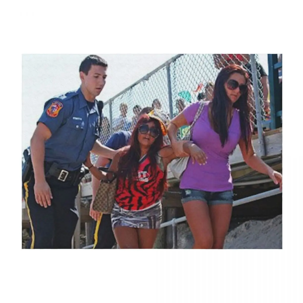 

Snooki getting arrested on the beach Throw Blanket Luxury Thicken Bed linens For Decorative Sofa Soft Big Blankets