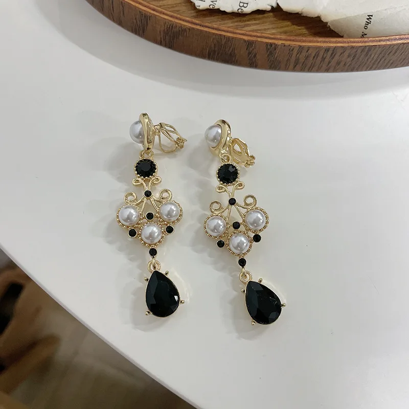 

Retro Baroque Water Drop Resin Red Stone Clip Earrings Temperament French Palace Simulated Pearl Long Clip Earrings No Piercing