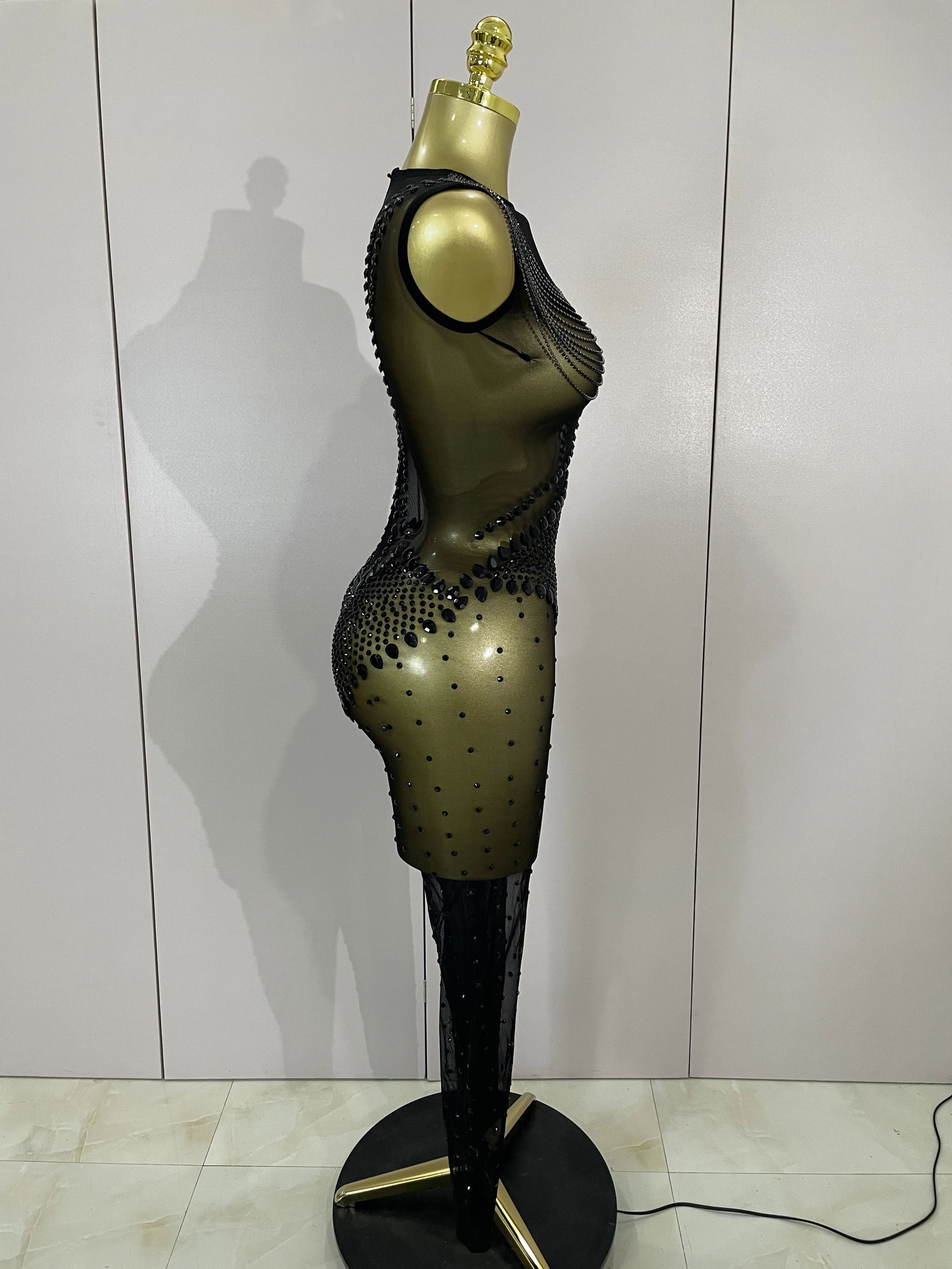 Combinaison extensible noire transparente avec chaîne en strass scintillants pour femmes, barboteuse de scène pour fête d'anniversaire, boîte de nuit, Festival, nouvelle collection