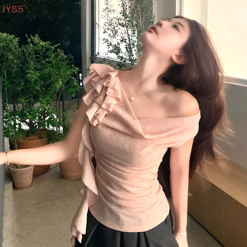 Camiseta de manga corta con hombros inclinados y flores onduladas de albaricoque rosa dulce para mujer, camiseta sin mangas plisada con cintura de verano