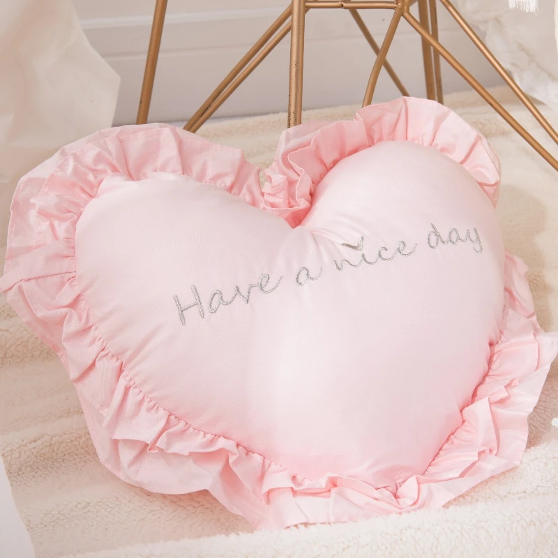 ผ้าฝ้าย 100% Ruffled หมอนหัวใจตัวอักษรเรขาคณิตเย็บปักถักร้อยเก้าอี้ของเล่นเบาะบ้านโซฟาเตียงรถเอวหมอนตกแต่ง