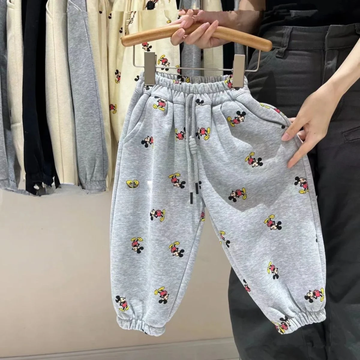 Disney's New Autumn and Winter Cute and Versatile Mickey Mouse Leg-locking Loose Children's Cartoon Printed Sweatpants